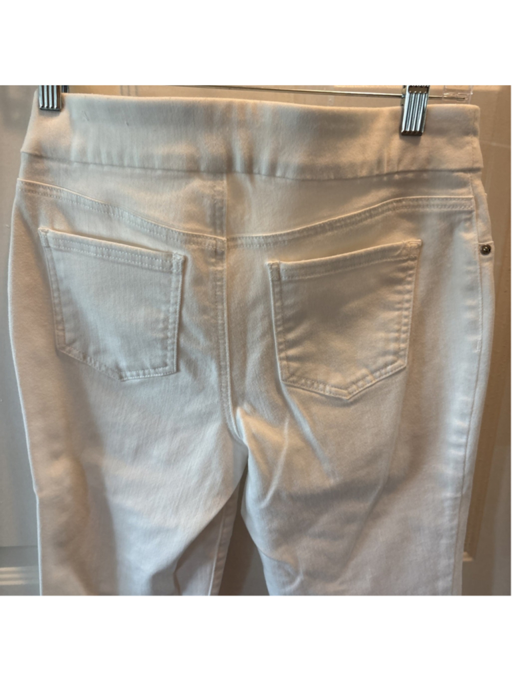 CHICO'S WOMEN'S DENIM PULL ON ANKLE HEM DETAIL JEGGINGS WHITE 0.5 (6) - Picture 8 of 9